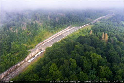 DB Tz 0115 als ICE-A 1197 Hamburg-Altona - Frankfurt (Main) Hbf in Willebadessen "Eggegalerie" am 12.07.2021