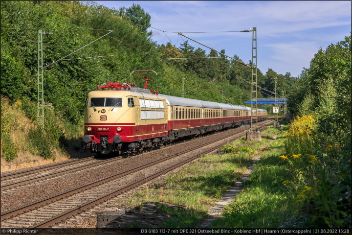 DB 6103 113-7 mit DPE 321 "AKE-Rheingold" Ostseebad Binz - Koblenz Hbf in Haaren (Ostercappeln) am 31.08.2022